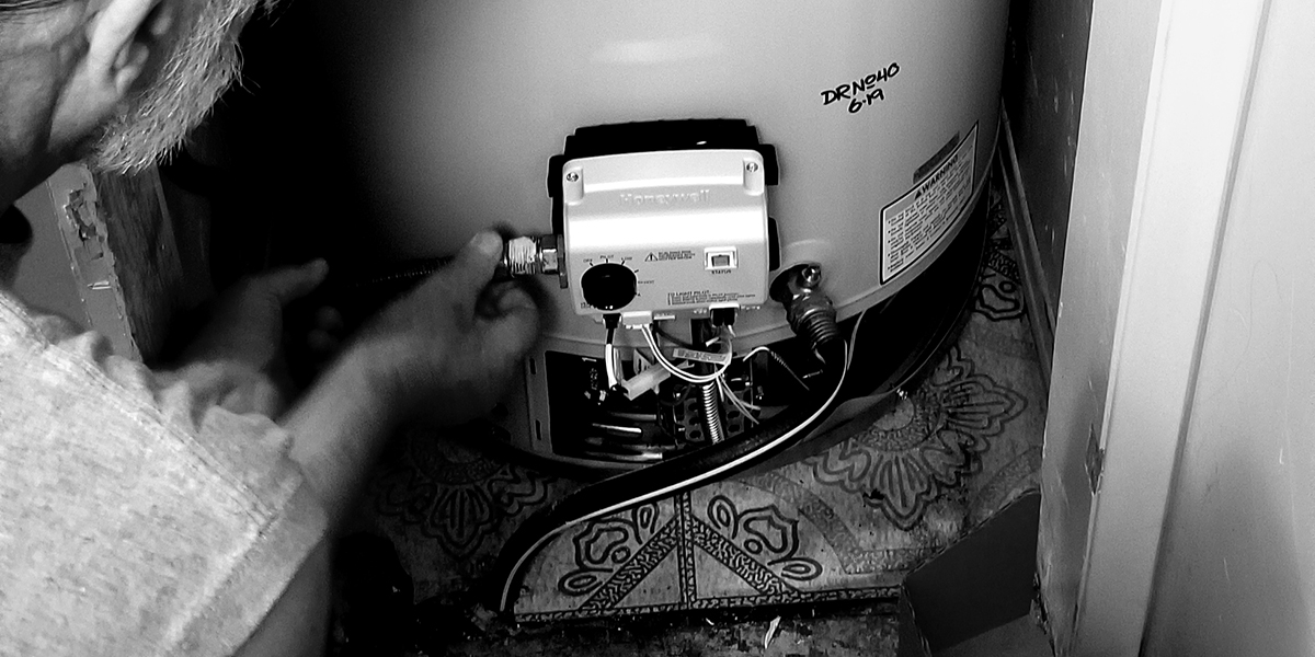 how to drain and flush water heater​